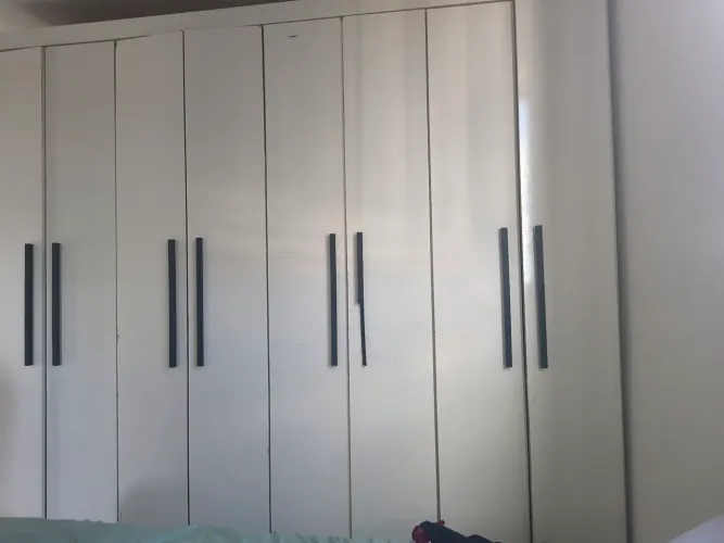 Vende se guarda roupa 8 portas