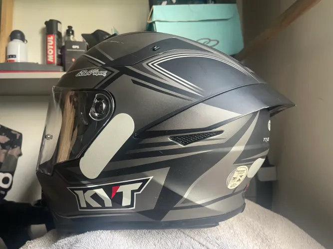 Capacete KYT TT - tamanho M