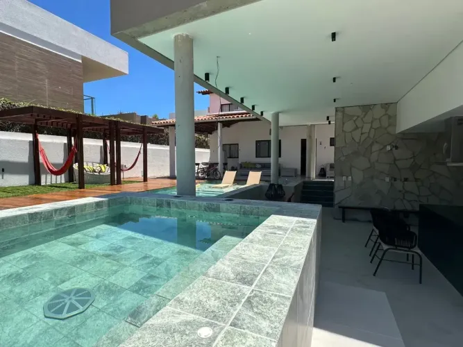 Alugo Excelente casa na Barra de São Miguel! Tratar com Jackson!