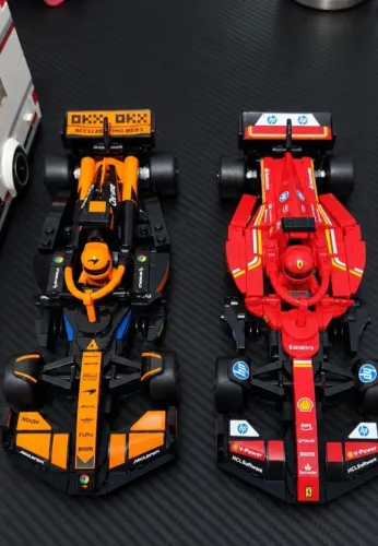 2 LEGO FÓRMULA 1 FERRARI + MCLAREN C/ CAIXAS ORIGINAIS