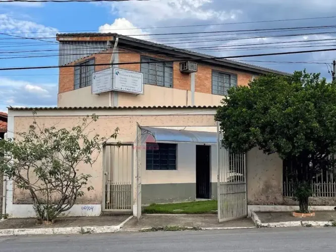 Casa com 3 dormitórios para alugar, 230 m² - Frimisa - Santa Luzia/MG