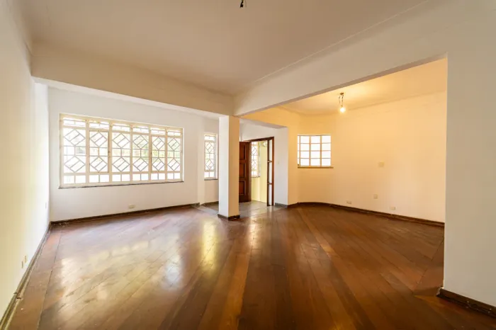 Casa para venda em Aclimação com 3 quartos, 278m²