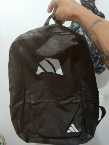 MOCHILA ADIDAS COM LISTAS BRANCAS