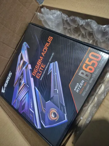 Placa-mãe AM5 B650M AORUS ELITE