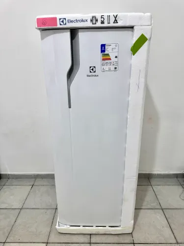Geladeira Electrolux 260L 127V Produto novo zerado com garantia