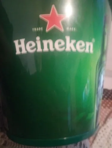 Vendo balde original da Heineken relíquia com a taça das ligas dos campeões