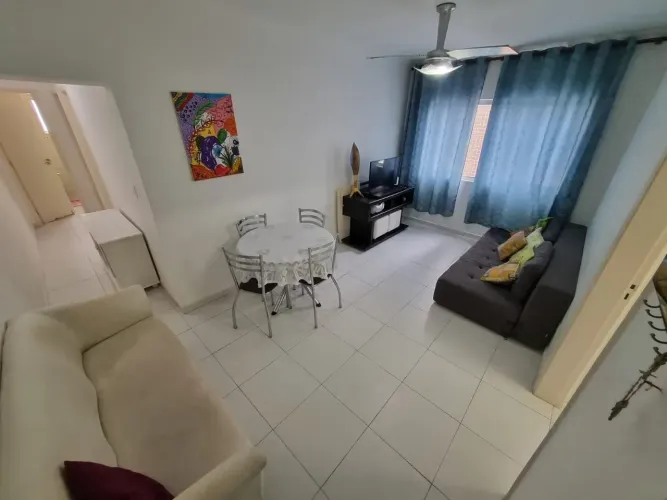 APTO COM 2 DORMS, ELEVADOR, 1 VAGA DE GARAGEM, 200M DA PRAIA