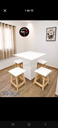 Mesa com 4 Banquetas