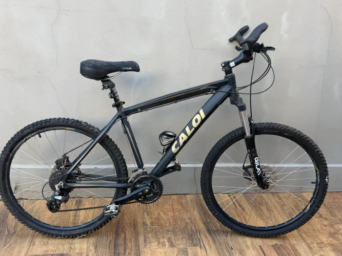 Bicicleta Caloi Supra 20 - Aro 26 - Câmbio Shimano Altus e Freio a Disco