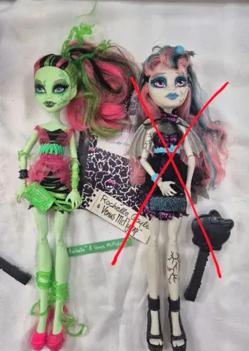 Monster High Venus zombie shake