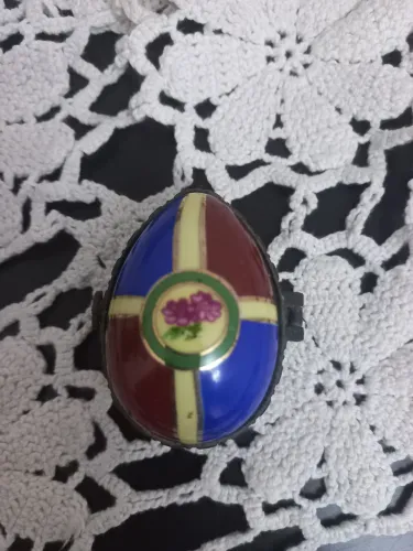 Mini porta joia ovo porcelana antigo