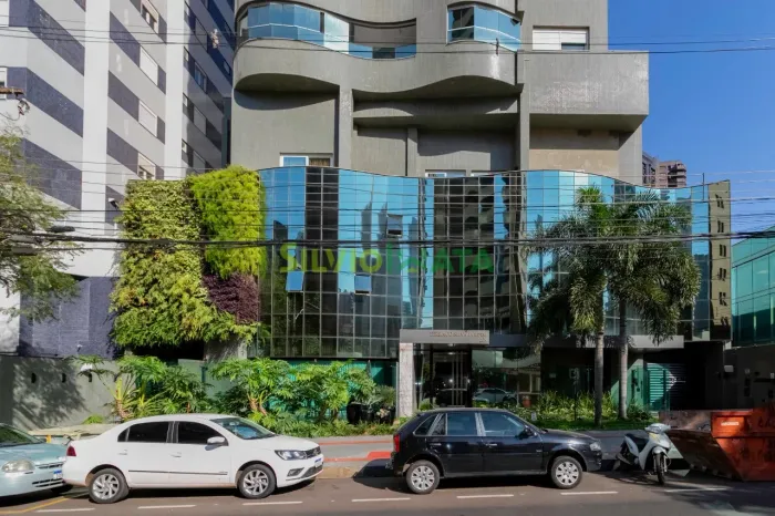 APARTAMENTO DE ALTO PADRÃO PARA MORAR NO CENTRO DE MARINGÁ, NO ED. TERRAÇO SILVA JARDIM, V