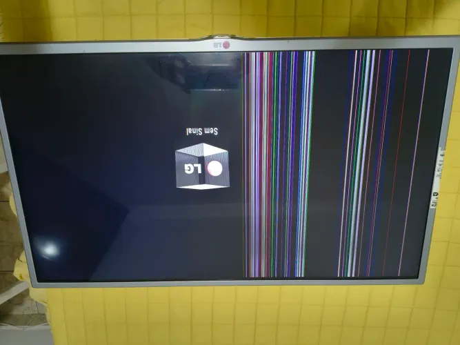 TV LG 32' COM DEFEITO
