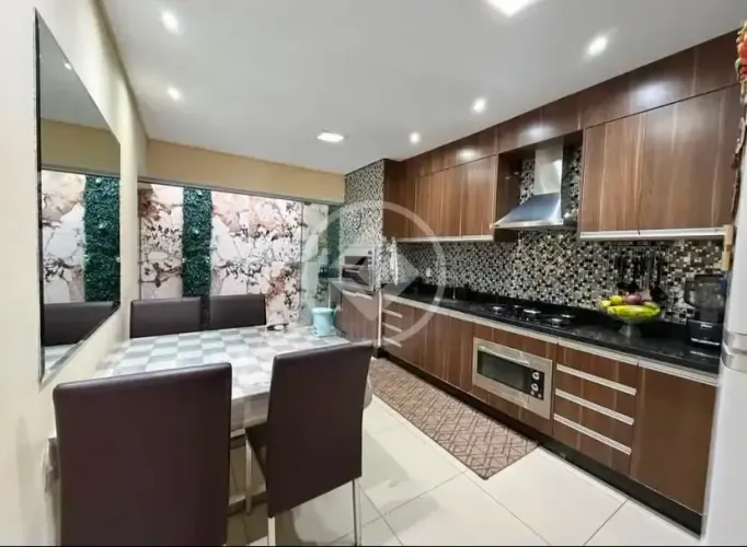 #Vende-se Sobrado no condomínio fechado Villa Nova Residence , região Coxipó, com 02 quart