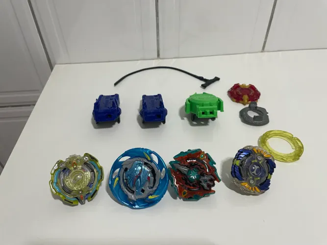 Kit Beyblade Burst Hasbro Original (4 Beyblades + Lançadores)