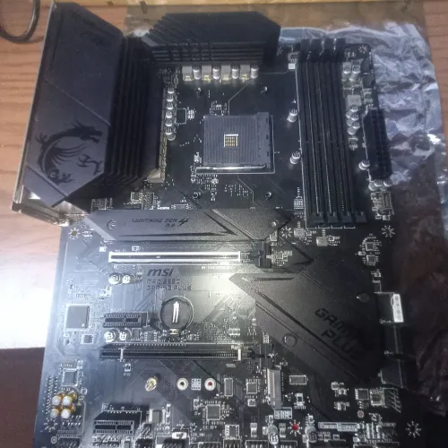 MSI MPG B550 Gaming Plus c/defeito