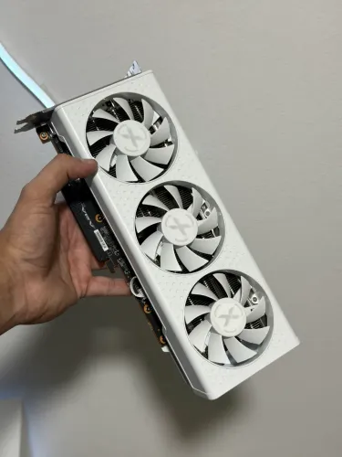 Placa de Vídeo RX 7600 8GB XFX White