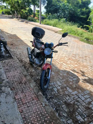 Moto heinplacada tudo ok top de linha mais informações chama no WhatsApp aceita o carro em