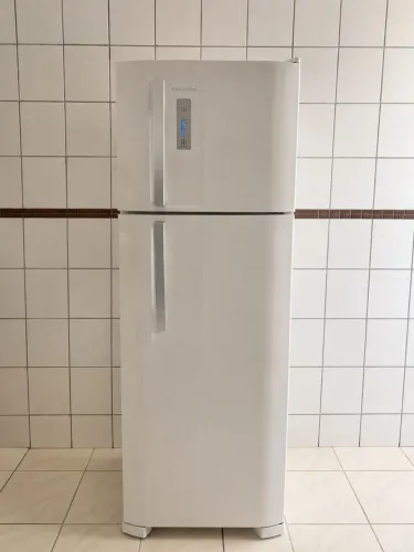 Geladeira Electrolux Frost Free Duplex com Painel Touch