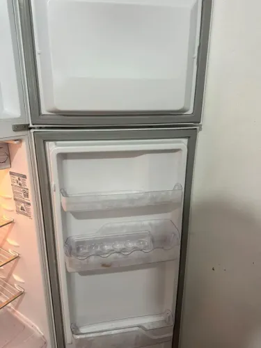 Geladeira electrolux 2 portas - 210 litros