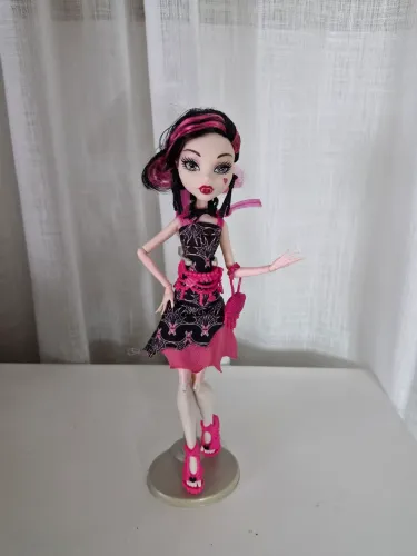 Monster High - Draculáura (Frights, Camera, Action! Black Carpet)
