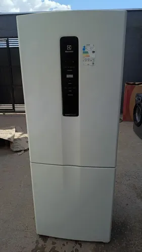 Geladeira Electrolux inverse congelador embaixo TOTAL INVERTER 490L