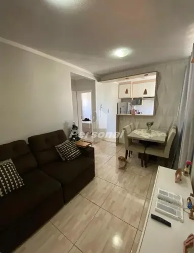 Apartamento de 2 dormitórios no Condomínio Trivellato, Bairro Gurilândia
