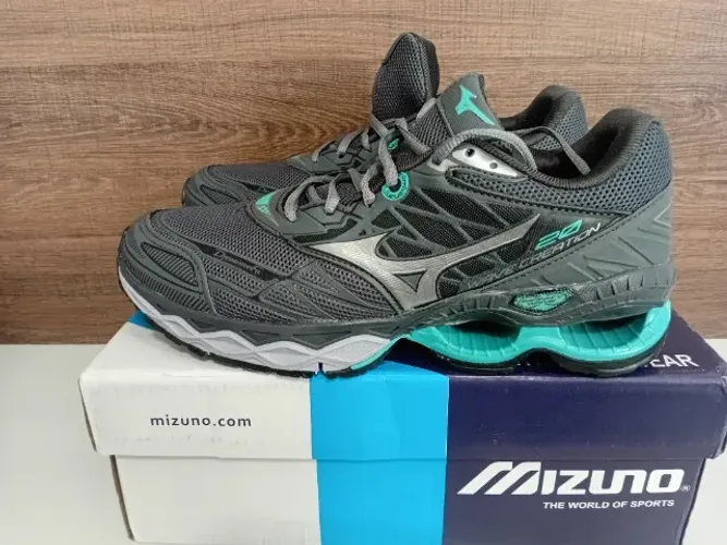 Mizuno Wave Creation