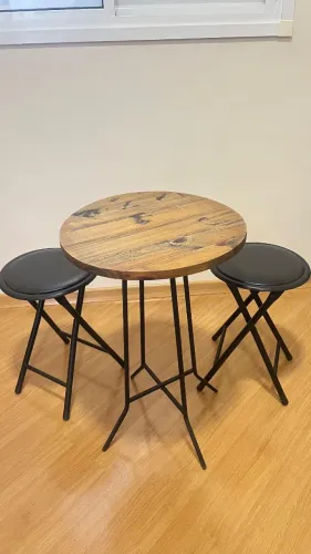 Mesa e bancos