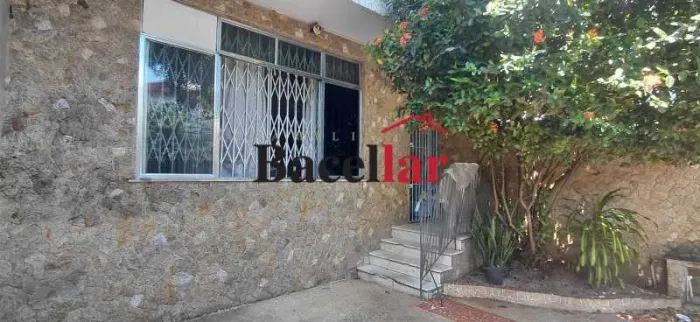 CASA COMERCIAL PRÓXIMO A RUA URUGUAI