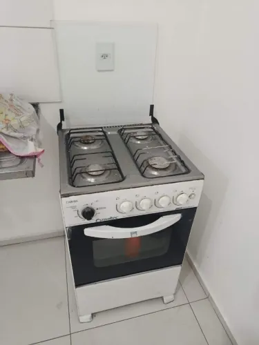 Vendo fogão 4 bocas. Funcionando. Possui algumas avarias do uso diário. R$240,00