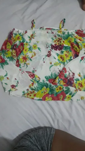 Blusa de manga longa florida