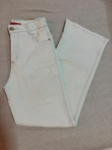 Calça jeans clara