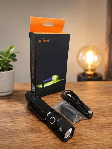 Lanterna Sofirn SP35t