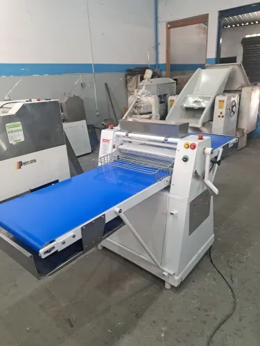 Laminadora de massas folhadas 