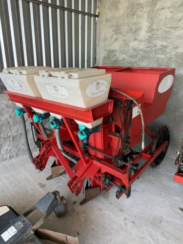 CONJUNTO DE MÁQUINAS PARA CULTIVO E COLHEITA DE INHAME