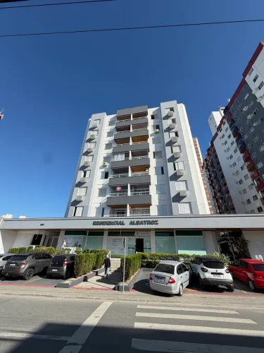 Aluguel apartamento Centro de Palhoça.