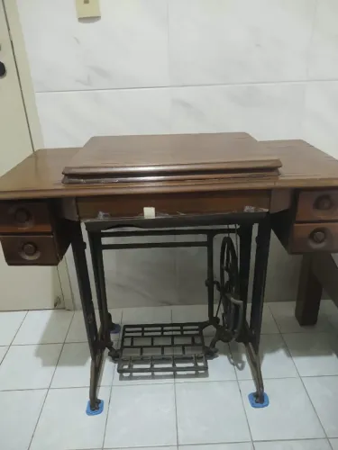 Máquina de costura antiga