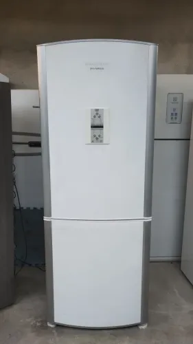 VENDE-SE GELADEIRA BRASTEMP INVERSE 450 LITROS EXCELENTE ESTADO SEM FERRUGENS tudo ?