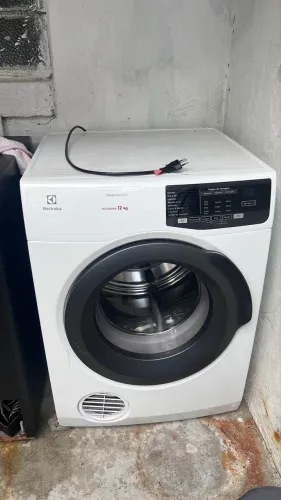 Secadora de roupas 12 kg com defeito