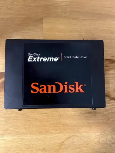 SSD INTERNO SANDISK EXTREME - 240 GB - SATA III - 2,5"