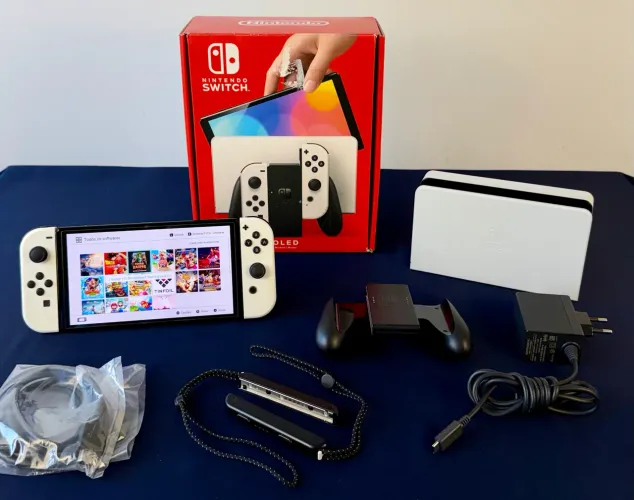 Nitendo Switch OLED DESBLOQUEADO BRANCO - ACEITO TROCAS / PARCELAMENTO EM ATÉ 18x