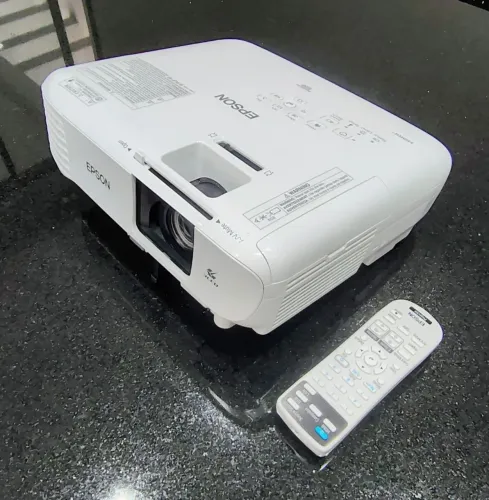 Projetor Epson Powerlite e20 3400 lumens 