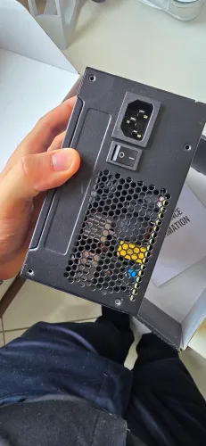 Fonte Corsair CV650W