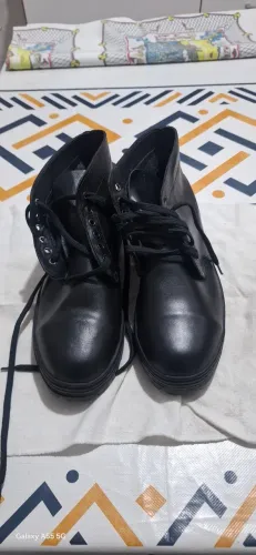 Bota Cano Médio de Couro