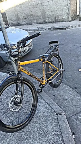 Bicicleta em perfeito estado