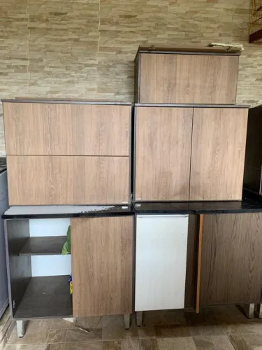 Armário de MDF - 10 partes<br><br>2 portas faltantes<br><br>Valor de mercado novo: R$5499