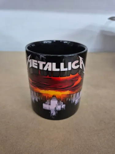 Caneca metallica