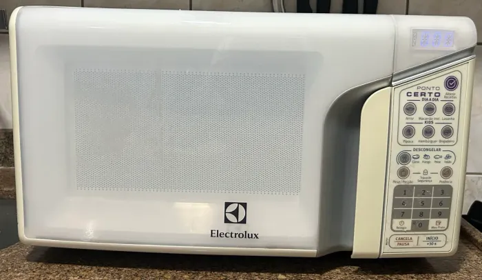 Vendo microondas Electrolux 27 L 110 V