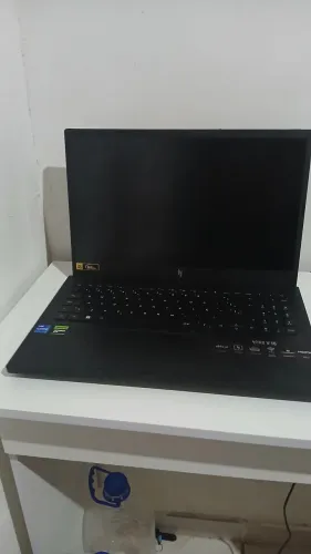 Notebook V15, i7 de 13ª geração, RTX 3050 e 16gb de RAM. Já com Windows 11, com caixa.